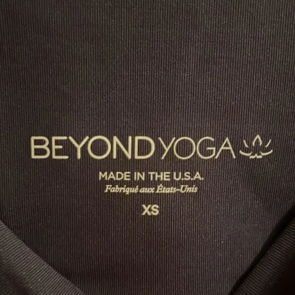 Beyond Yoga Navy Floral Leggings - Picture 6 of 7